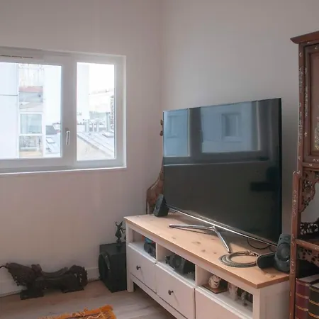 Apartment With Balcony Near Centquatre *